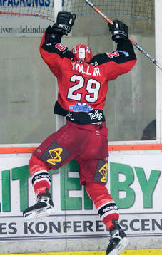 2-4 i tom kasse, Tomas Koller, som jublar mot nedresta