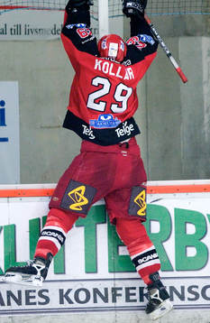 2-4 i tom kasse, Tomas Koller, som jublar mot nedresta