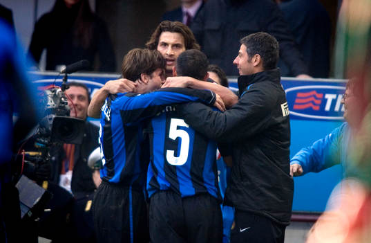 Zlatan Ibrahimovic, Inter kramar om lagkamrater i Inter