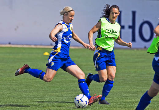 Victoria Svensson och Salina Olsson, Sverige