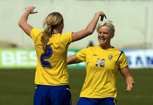 Sara Johansson och Nilla Fischer, Sverige
