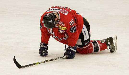 Jussi Tarvainen, skadad, skada, fall, depp, deppad