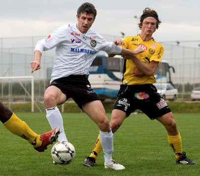 Nedim Halilovic, Örebro, lurar William Leandersson,
