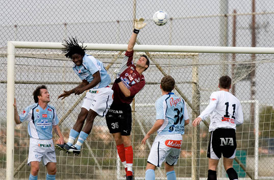 Fotboll, Cypern är nya innestället för svenska