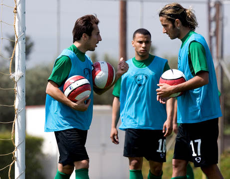 Louay Chanko, Erkan Zengin och i bakgrunden Charlie Davies