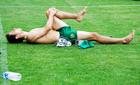 Sebastian Eguen, Hammarby, stretchar ner