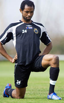 René Makondele stannade i Gefle