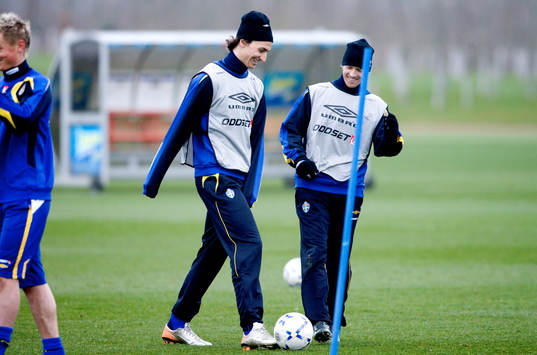 Zlatan Ibrahimovic och Christian Wilhelmsson lattjar med
