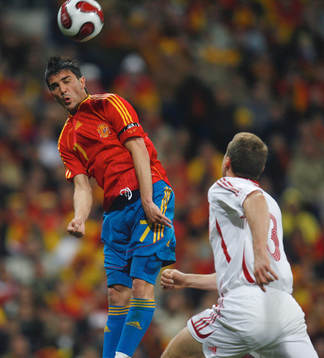Michael Gravgaard, Danmark och David Villa, Spanien