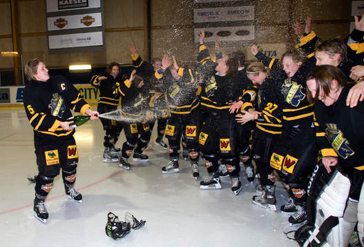 Emelie Berggren, AIK svenska mästarinnor. Jubel, glädje,