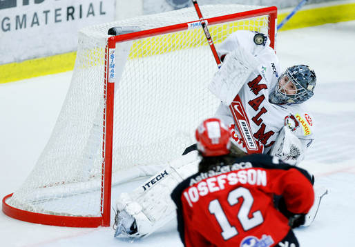 Markus Korhonen, målvakt Malmö, räddar