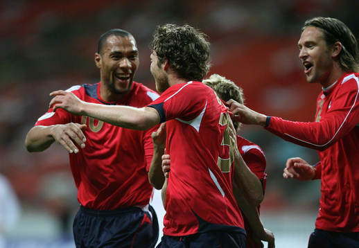 Jubel John Carew och Simen Brenne, Norge