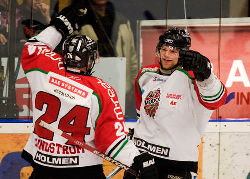 Per-Åge Skröder och Niklas Sundström kvitterar, jubel