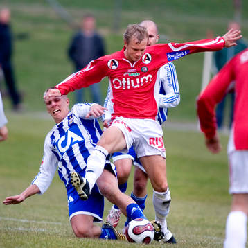 Pontus Wernbloom,  Göteborg, gör en brytning, glidtackling