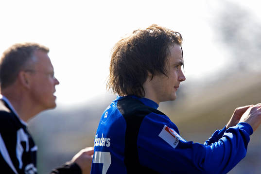 Hjalmar Ohagen skickas in på plan av tränaren Jan
