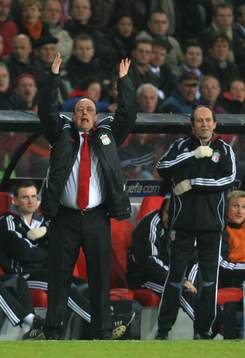 Liverpools manager, tränare, Rafael Benitez slår ut med