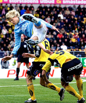 Ola Toivonen, Malmö FF, åkte på en rejäl flygtur