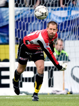 Johan Wiland, målvakt, Elfsborg, utkast, kastar ut bollen