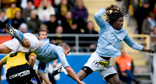 Jimmy Dixon, Daniel Andersson, Malmö, stört dyker ner i