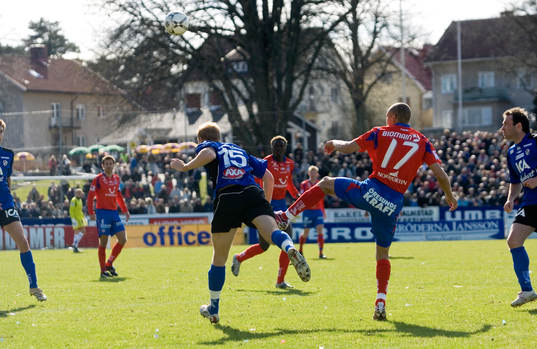 Hrnrik Larsson, Helsingborg. Bollduell. Nick. Genre