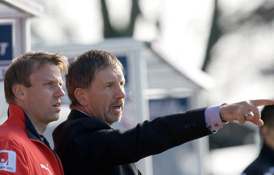 Stuart Baxter, tränare, Helsingborg, ger instruktioner