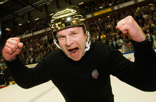 SM-guld till Modo, jubel. Harald Lückner, tränare.