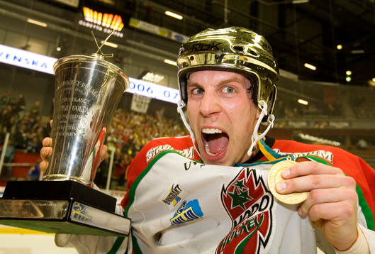 SM-guld till Modo, jubel. Per Svartvadet. Svenska Mästare