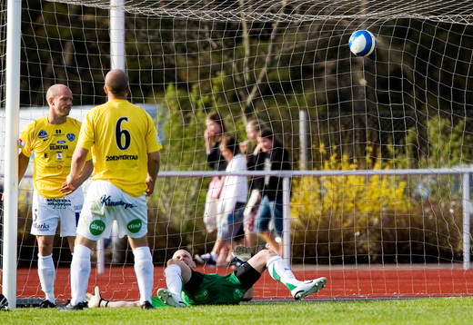 Tommy Naurin, målvakt, Björn Carlsson och Marcus Persson