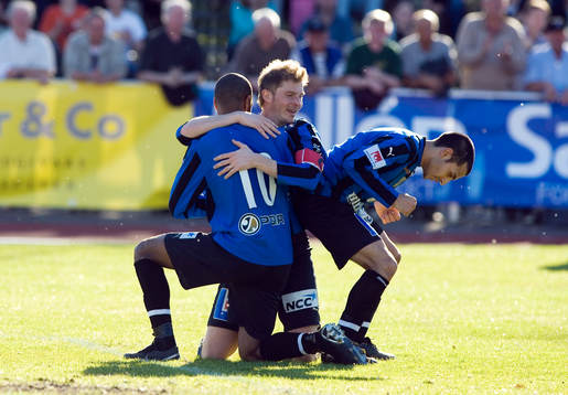 Olle Kullinger, Antou Jallow och Mani Tourang, Sirius, jubel