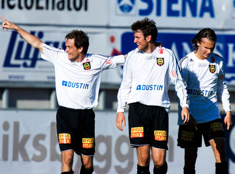 BP-målskyttarna Jon Persson och Olof Guterstam och unge