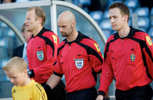 Domarna, Stefan Johanesson i mitten. Domare