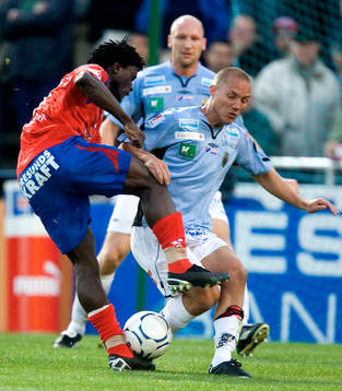 Razak Omotoyossi mot Thomas Hedlund