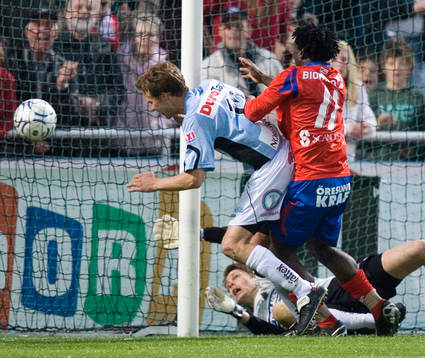 2-1, självmål Daniel Bernhardsson, Razak Omotoyossi