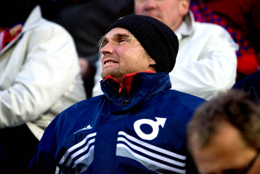 Andreas Andersson satt på läktaren i Degerforsjacka