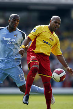 Marlon King, Watford håller undan Sylvain Distin,