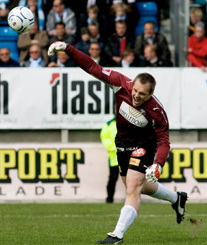 Fredrik Persson, målvakt. Inkast
