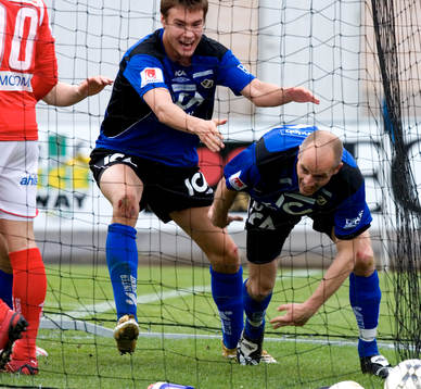 2-1, Magnus Arvidsson har skarvat in segermålet och