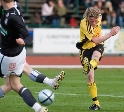 Mikael Larsson, Hässleholm skjuter, skott