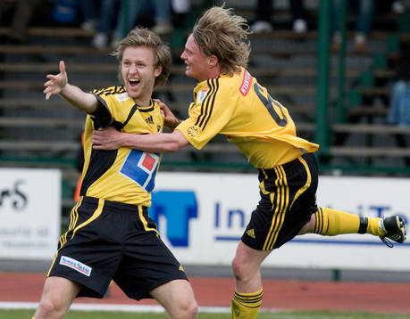 1-0 till rekordunga IFK, målskytten Oskar Olsson jublar,