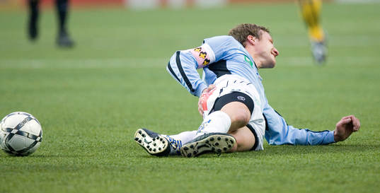 Daniel Bernhardsson, Gefle. Skada. Genre