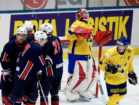 Johan Backlund, målvakt och Jörgen Jönsson, Sverige