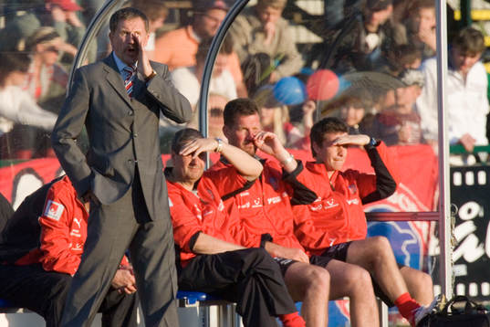 Stuart Baxter, tränare, manar på de sina