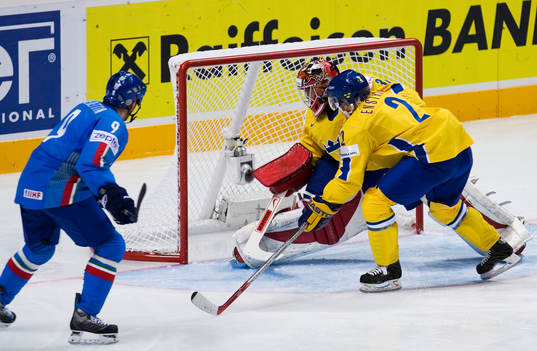 Giorgio de Bettin gör mål på Johan Backlund