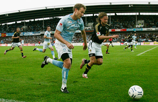 Jonatan Johansson, Malmö springer förbi Patrik Karlsson,