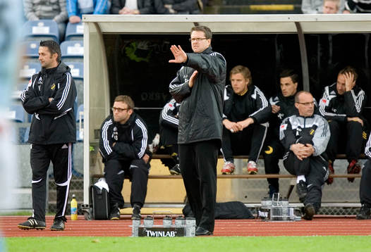 Rikard Norling, tränare och en deppig AIK-bänk