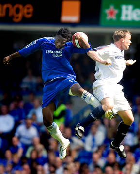 Mikel, Chelsea, Kevin Davies, Bolton, luftduell, hands