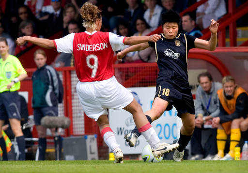 Xiaoxu Ma, Umeå försöker ta sig förbi Lianne Sanderson,