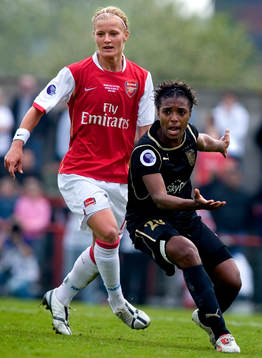Katie Chapman, Arsenal,  Elaine, Umeå