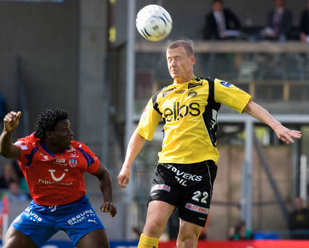 Målnickare Andreas Augustsson mot Razak Omotoyossi