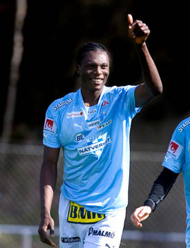 Edward Ofere, Malmö, gör tummen upp
